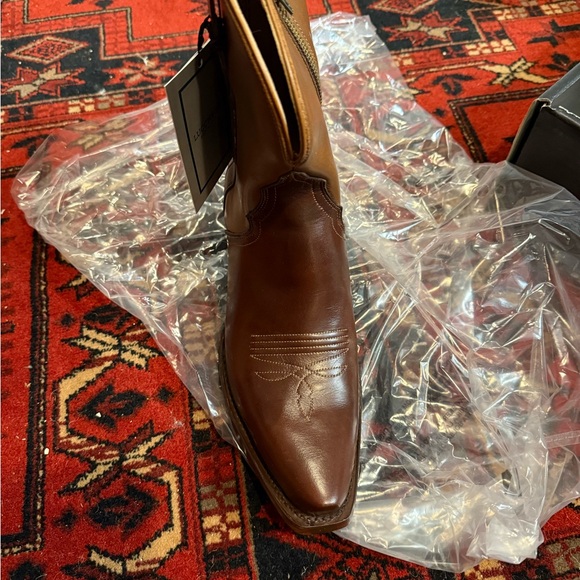 Women’s Lucchese Boots - Picture 2 of 6